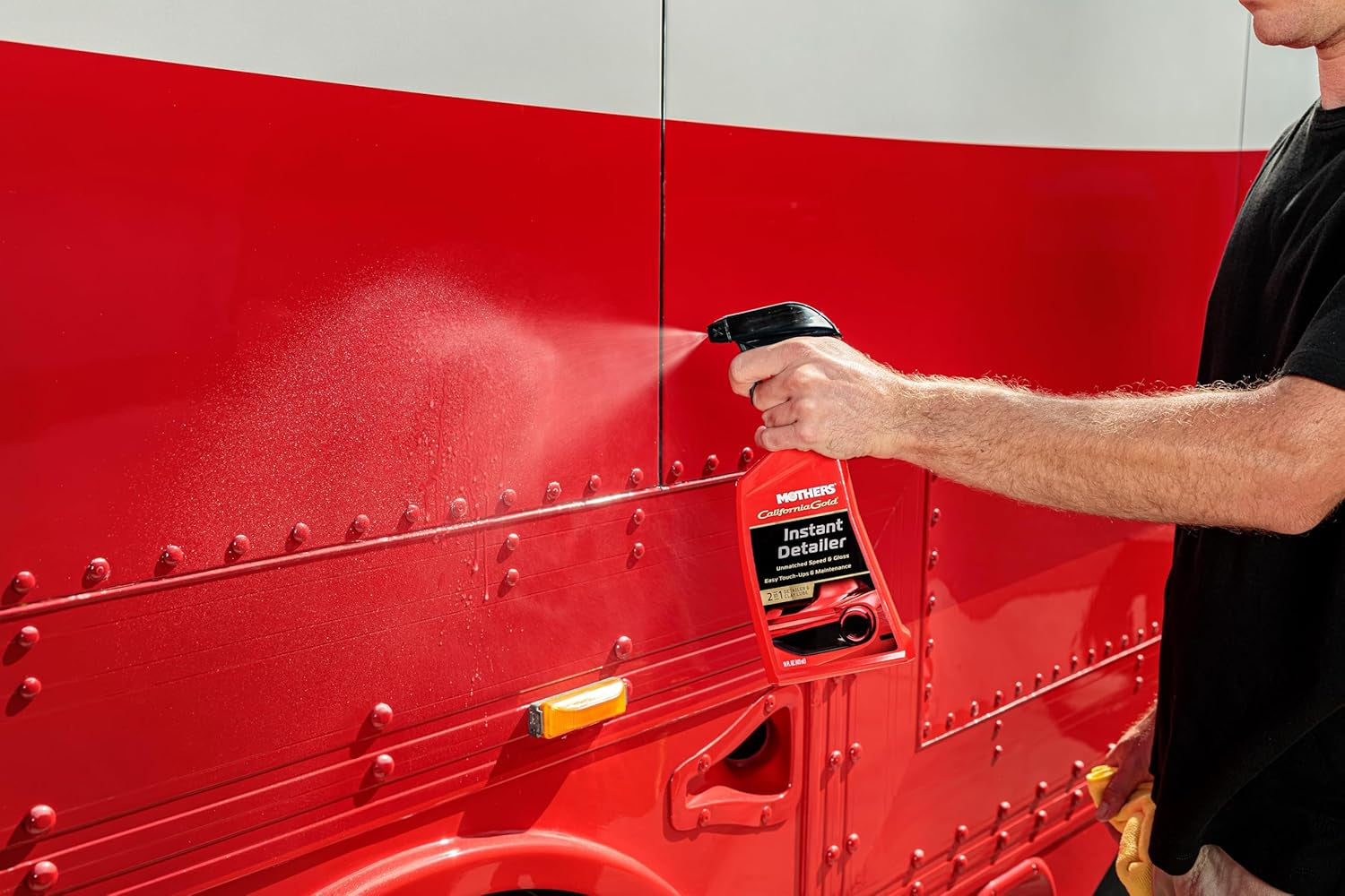 California Gold Instant Detailer, 16 Oz. – Removes Smudges, Dust & Fingerprints, Boosts Gloss & Slickness, Lubrication for Clay Bars, Quick Touch-Ups & Maintenance between Washes (08216)